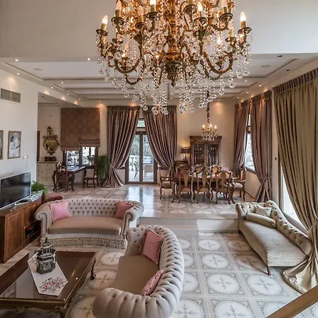 Eva's Luxury *